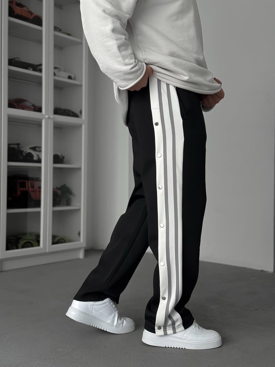 Adidas R9 Sweatpants