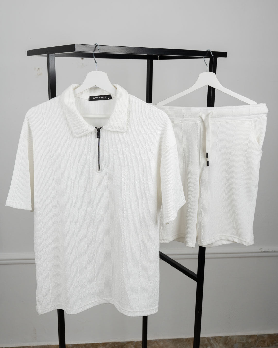 suit T-shirt + shorts