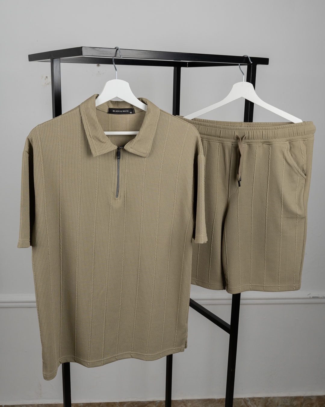 suit T-shirt + shorts