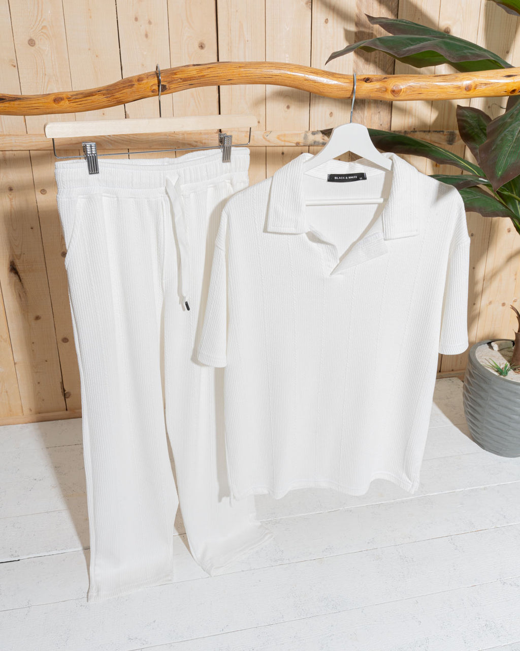 suit T-shirt + wide leg pants
