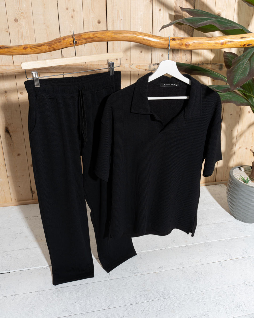 suit T-shirt + wide leg pants