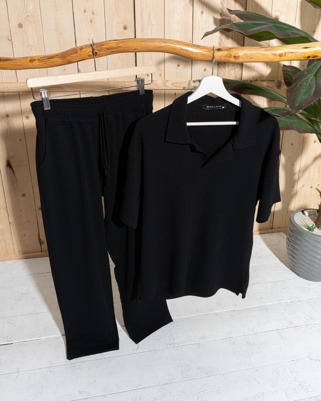 suit T-shirt + wide leg pants